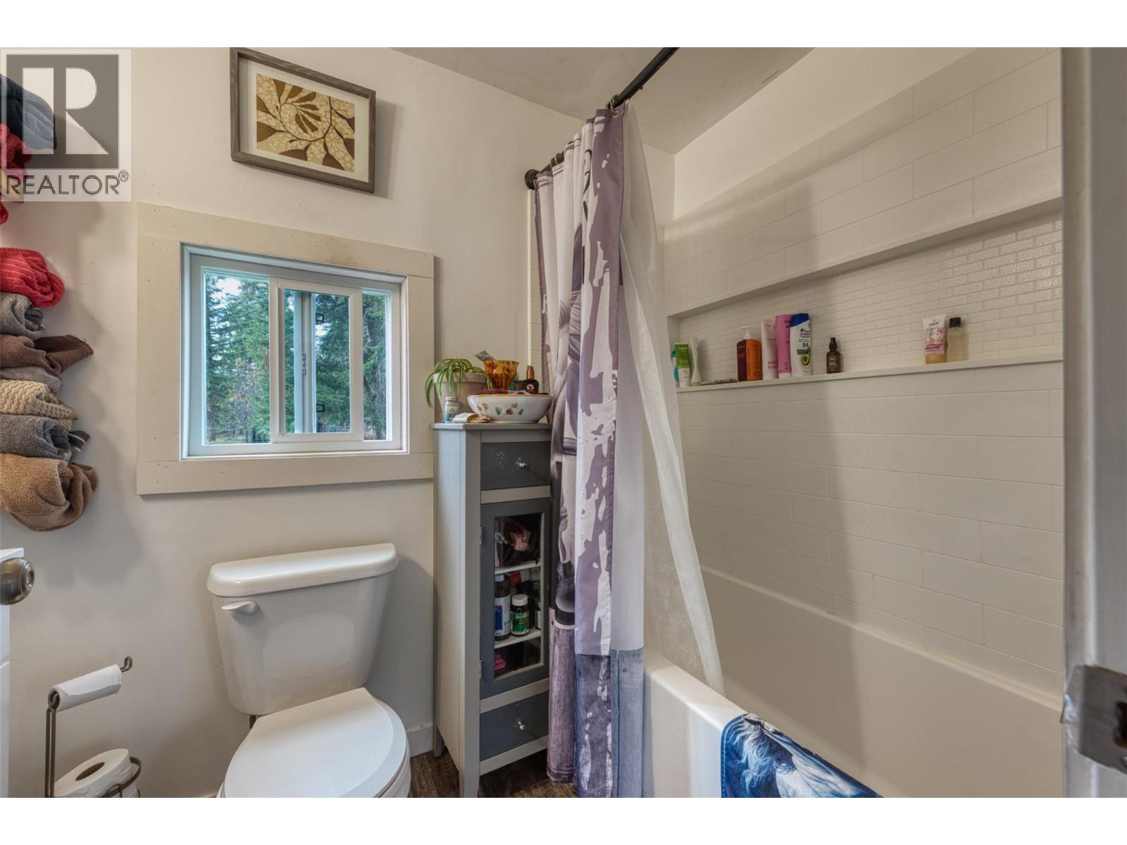 1385 6 Highway, Cherryville