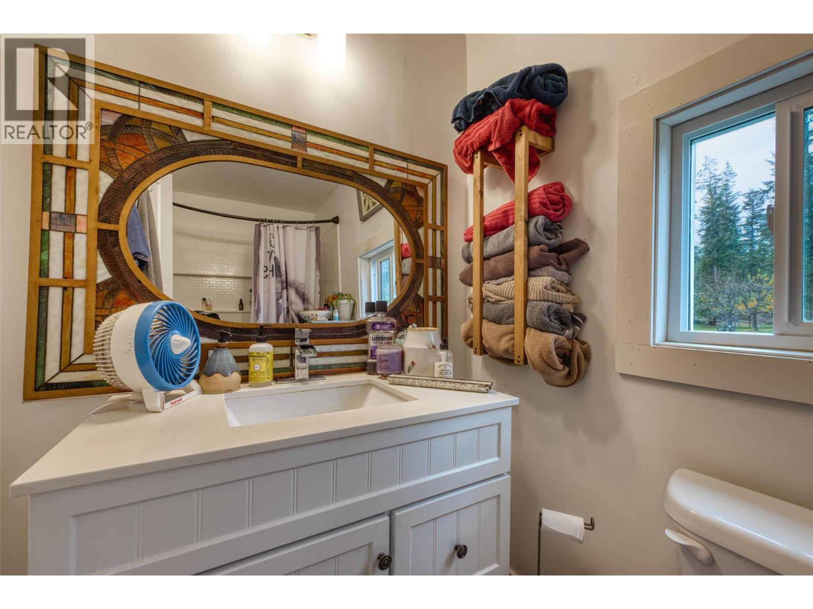 1385 6 Highway, Cherryville