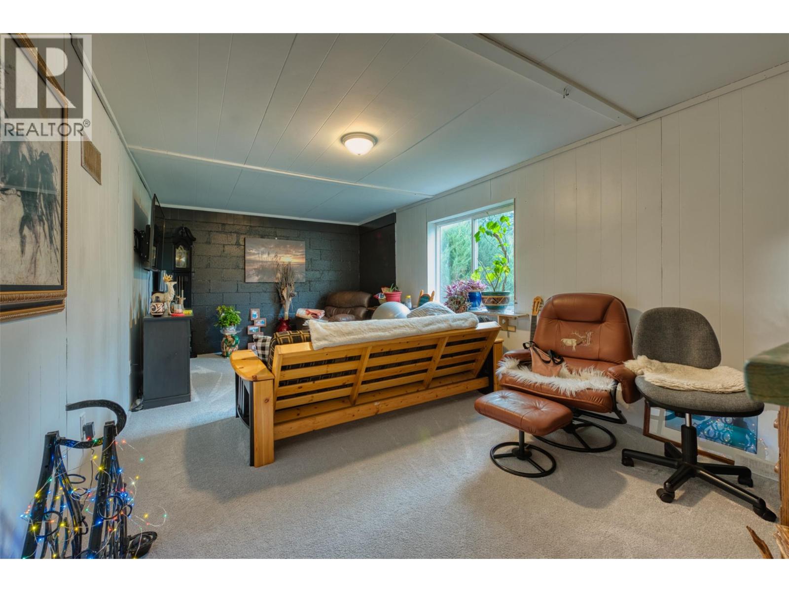 1385 6 Highway, Cherryville