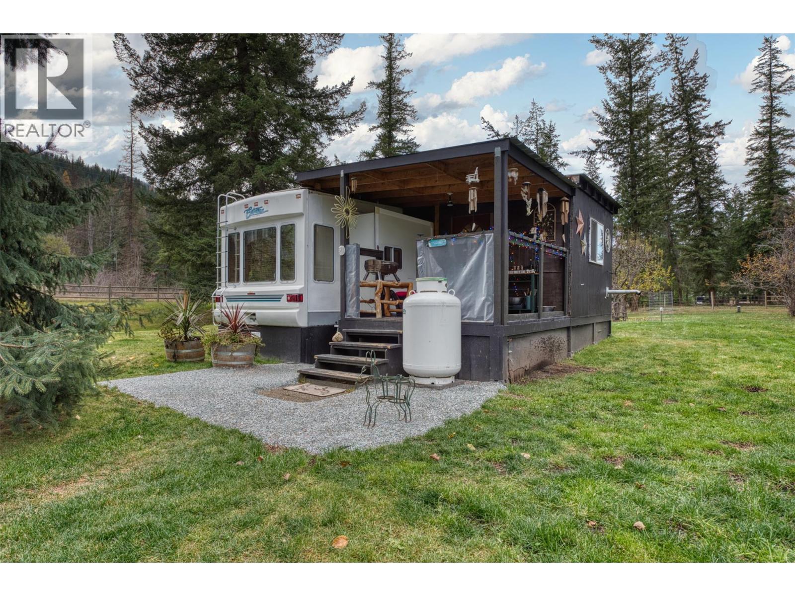 1385 6 Highway - 53