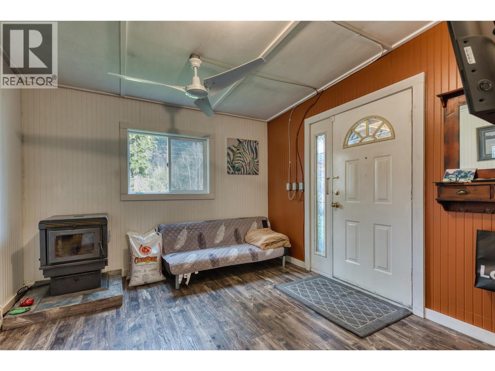 1385 6 Highway, Cherryville