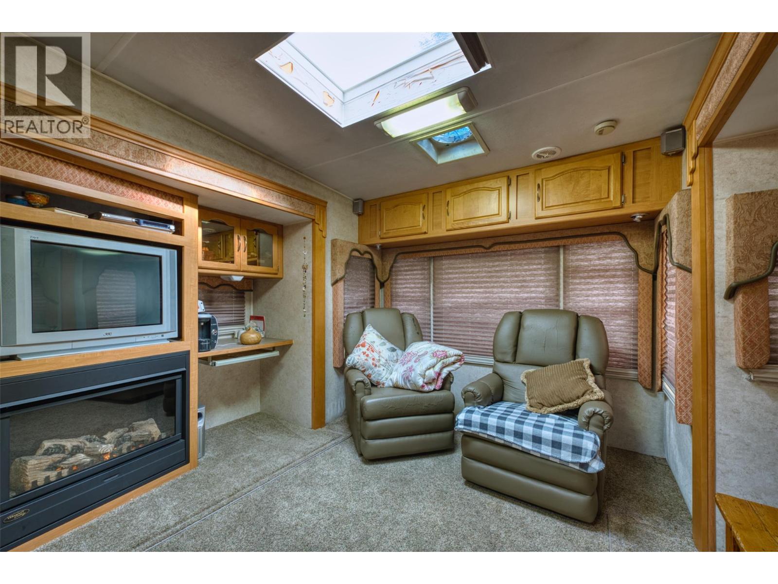 1385 6 Highway, Cherryville