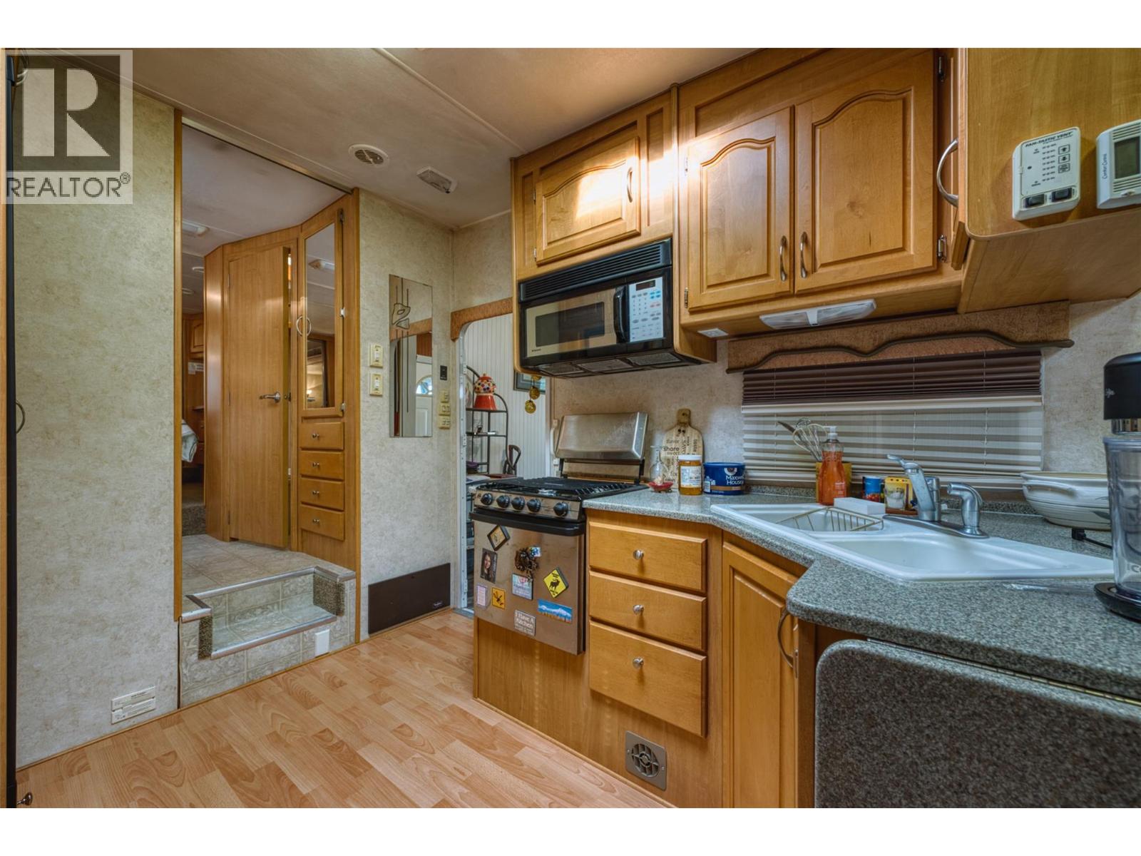 1385 6 Highway, Cherryville