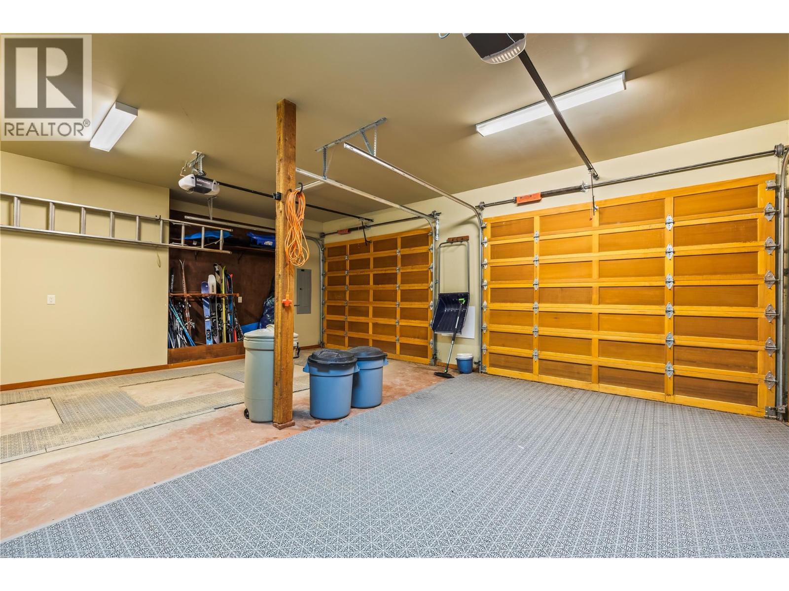 2 360 Whitehorse Lane, Big White