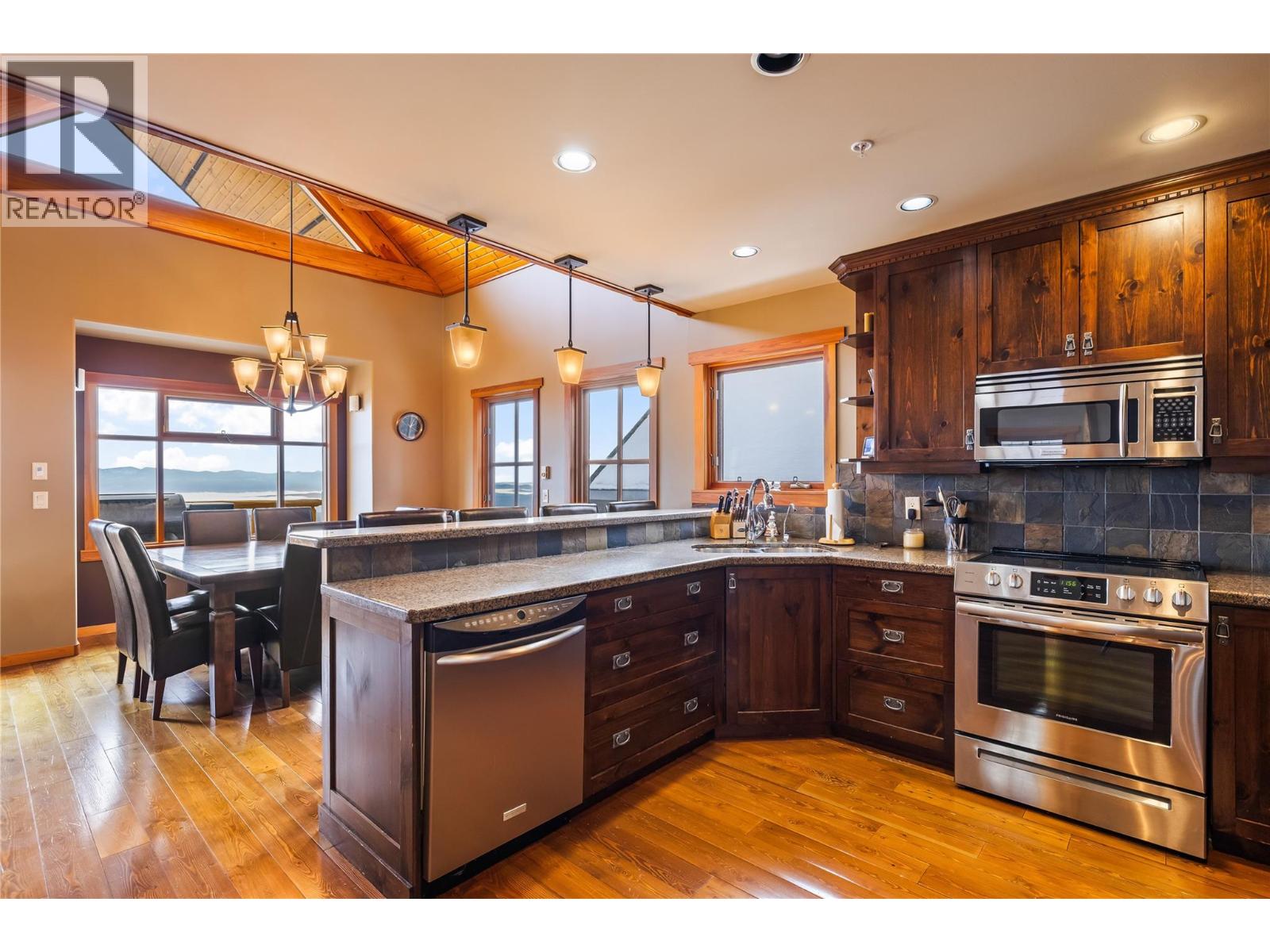 2 360 Whitehorse Lane, Big White