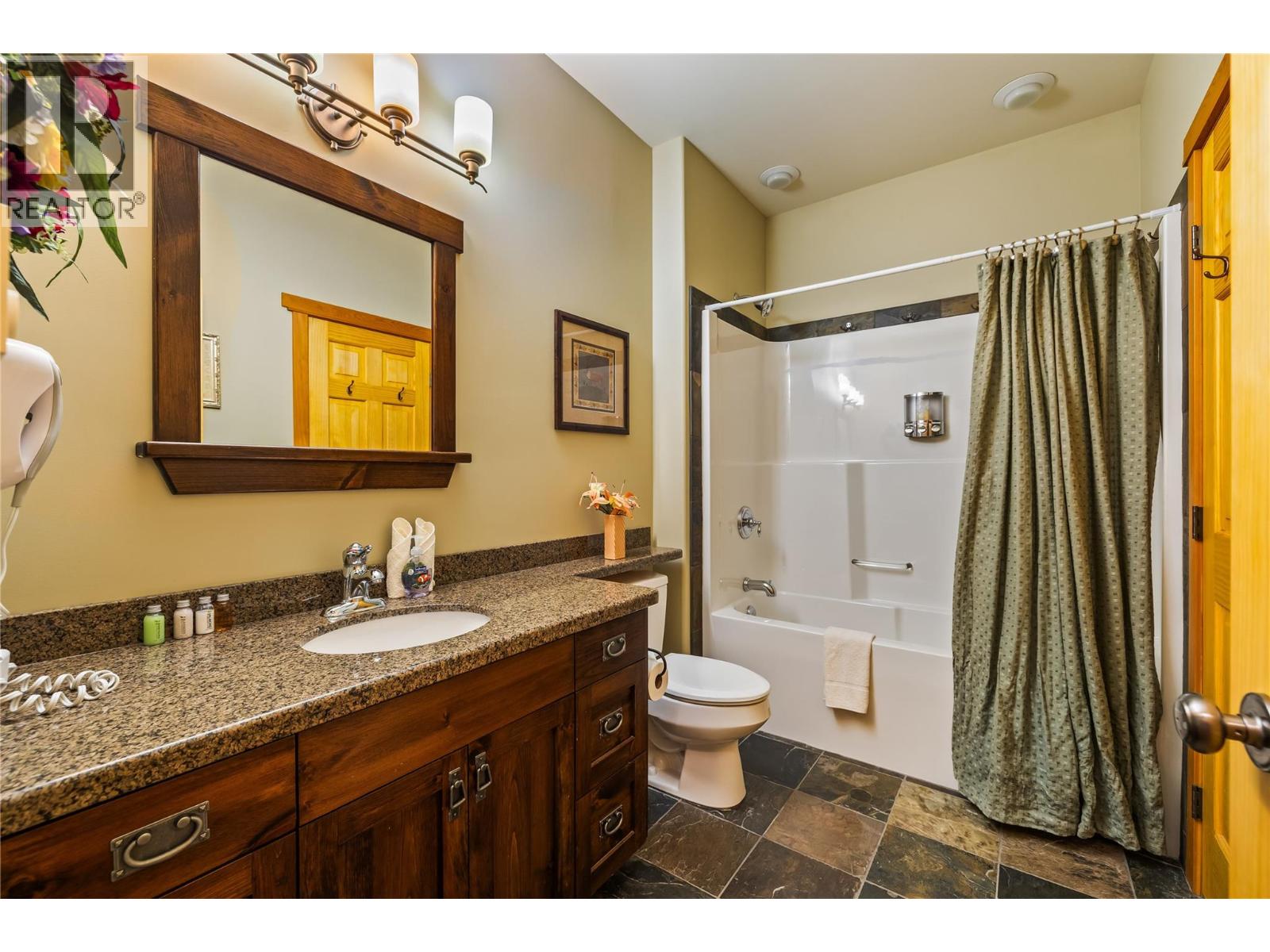 2 360 Whitehorse Lane, Big White