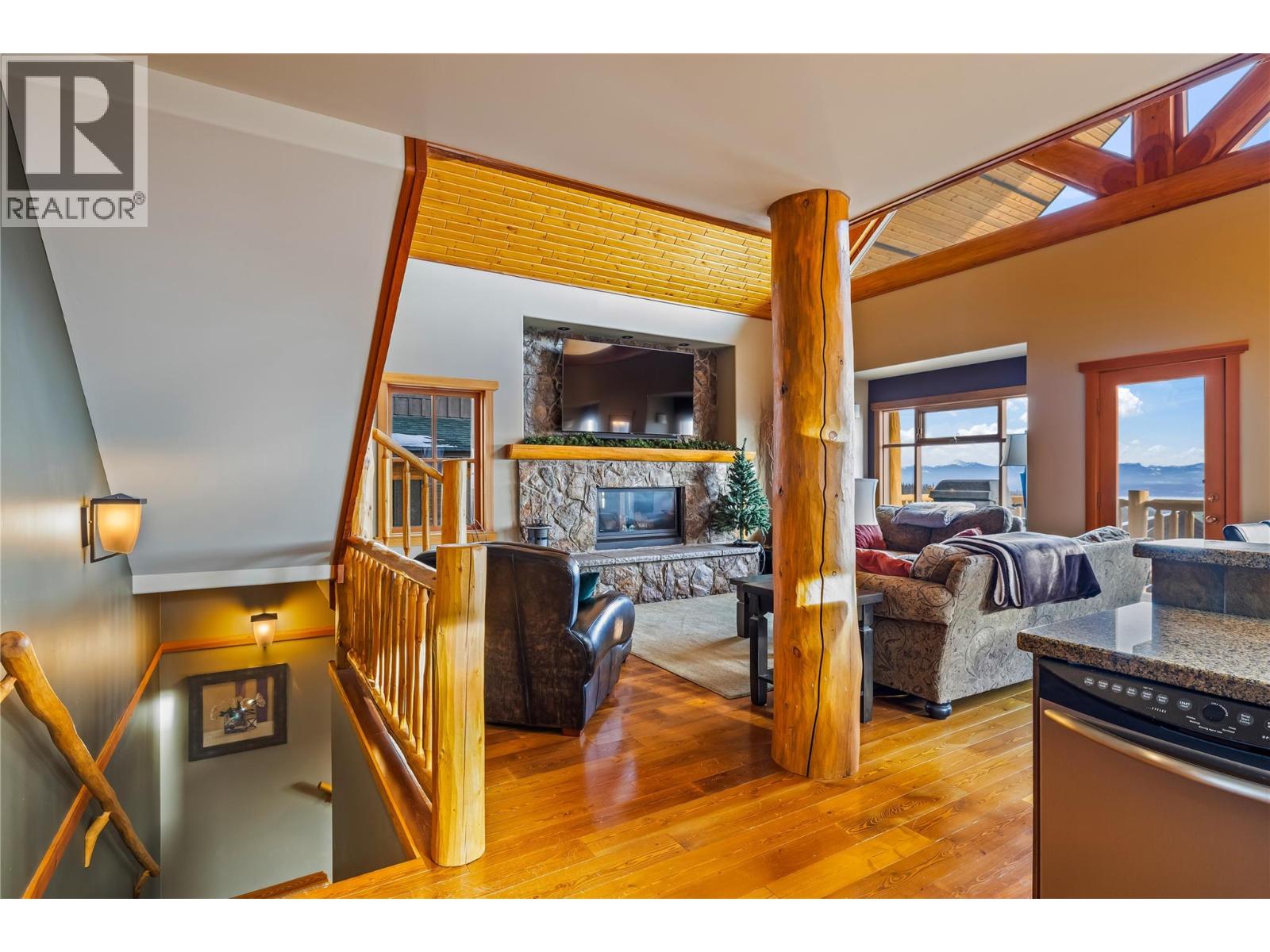 2 360 Whitehorse Lane, Big White