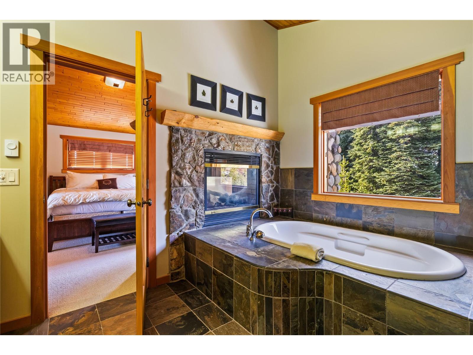 2 360 Whitehorse Lane, Big White