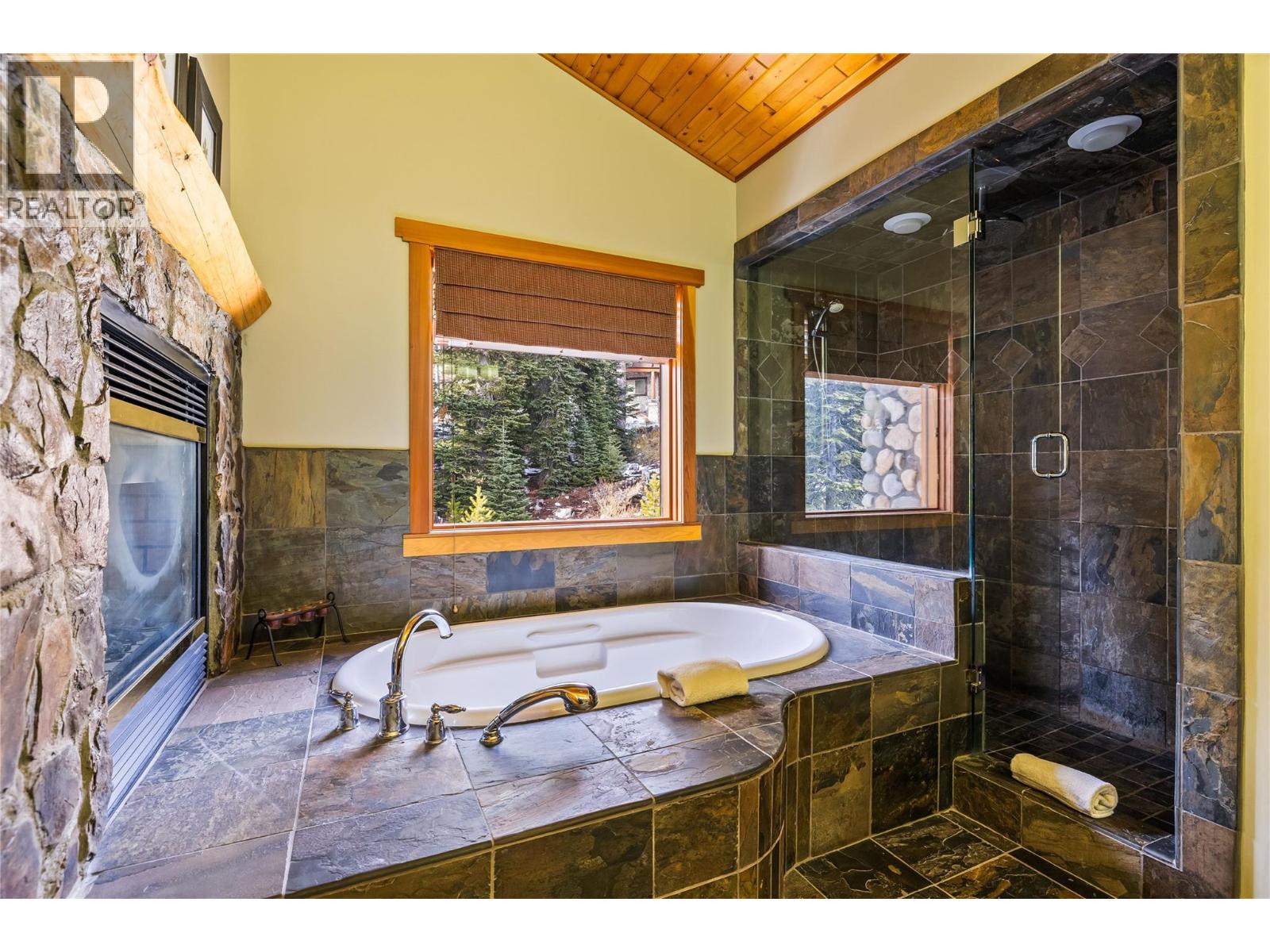 2 360 Whitehorse Lane, Big White