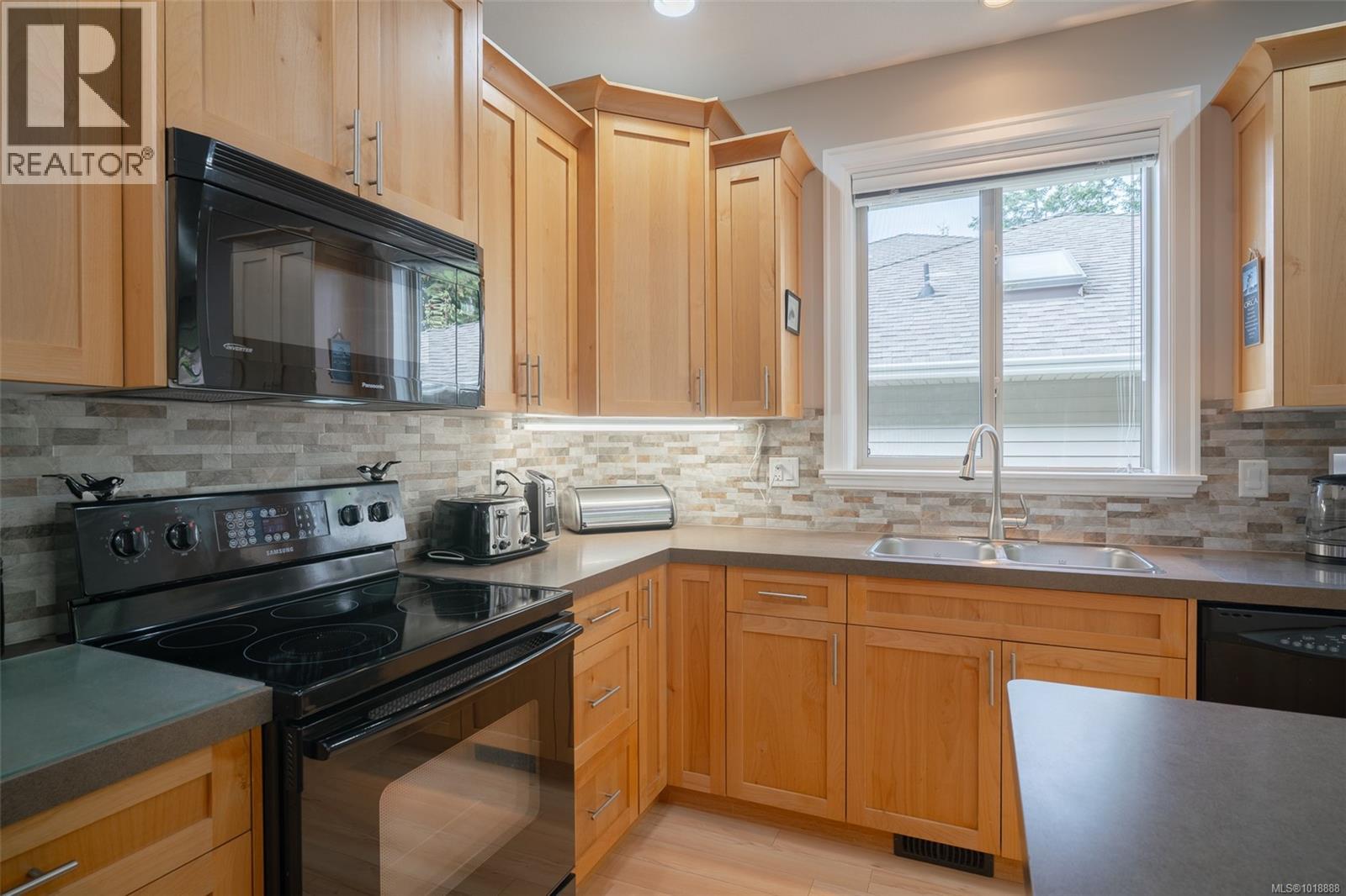 5981 Kaden Pl, Nanaimo