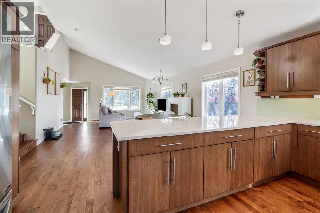 Single Family House 4 Level for Sale in  Sunridge Crescent W Sunridge Lethbridge 