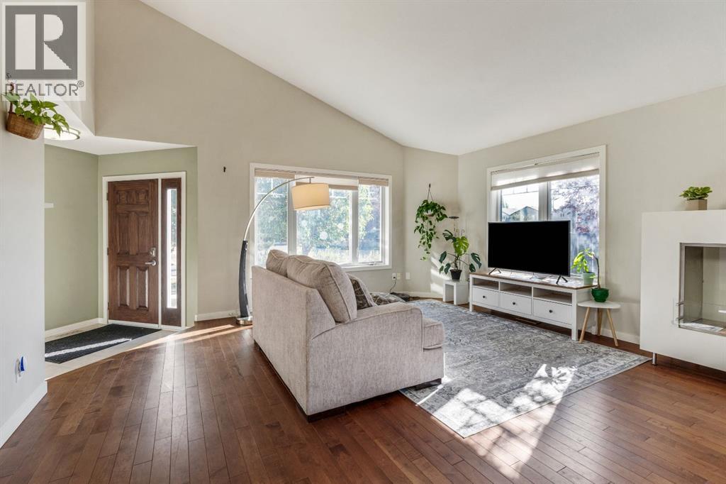 Single Family House 4 Level for Sale in  Sunridge Crescent W Sunridge Lethbridge 