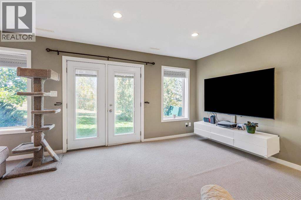 Single Family House 4 Level for Sale in  Sunridge Crescent W Sunridge Lethbridge 