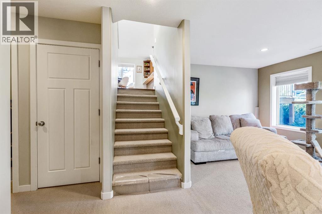 Single Family House 4 Level for Sale in  Sunridge Crescent W Sunridge Lethbridge 