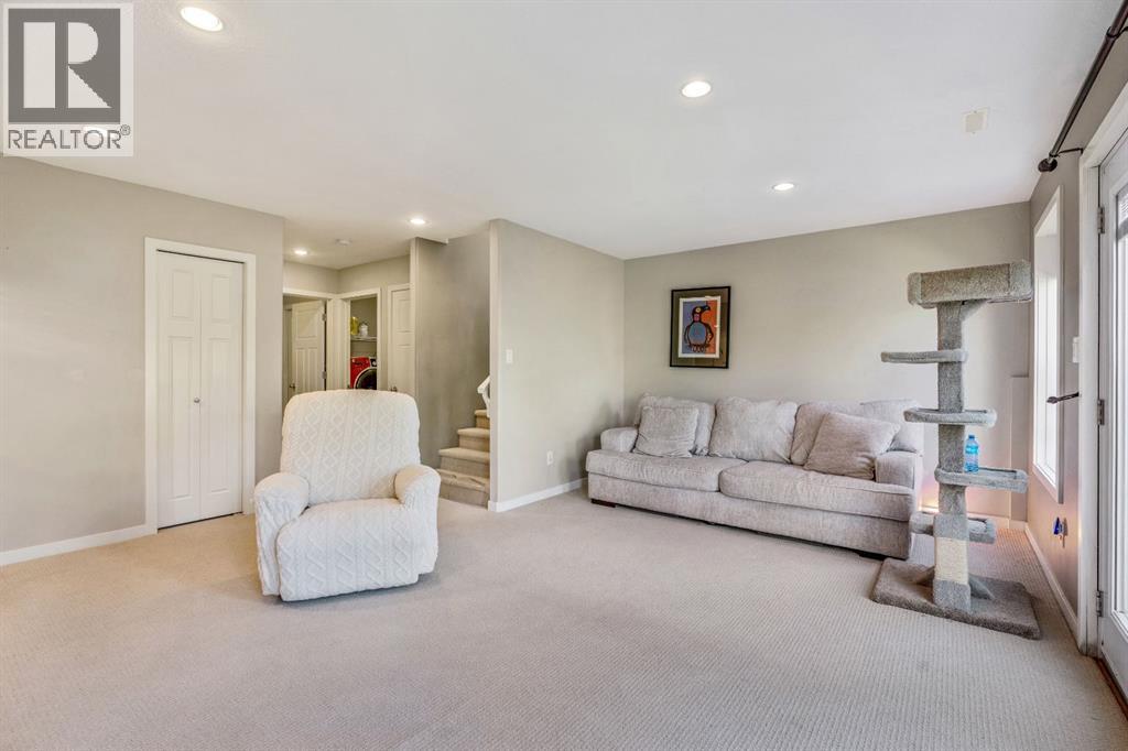 Single Family House 4 Level for Sale in  Sunridge Crescent W Sunridge Lethbridge 