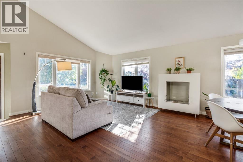 Single Family House 4 Level for Sale in  Sunridge Crescent W Sunridge Lethbridge 