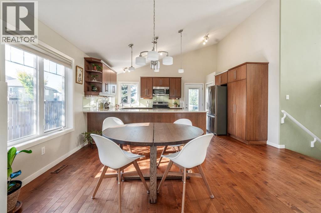 Single Family House 4 Level for Sale in  Sunridge Crescent W Sunridge Lethbridge 