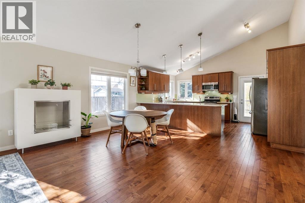 Single Family House 4 Level for Sale in  Sunridge Crescent W Sunridge Lethbridge 