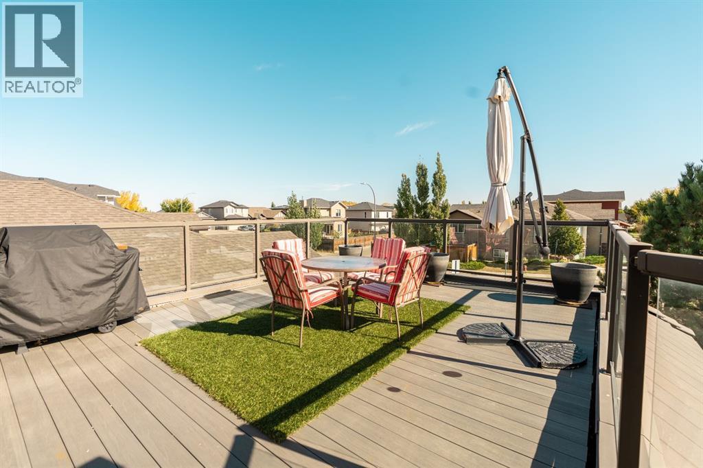 Single Family House 4 Level for Sale in  Sunridge Crescent W Sunridge Lethbridge 