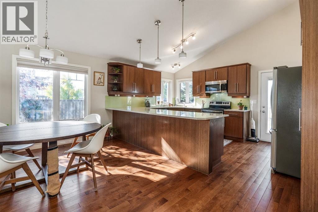 Single Family House 4 Level for Sale in  Sunridge Crescent W Sunridge Lethbridge 