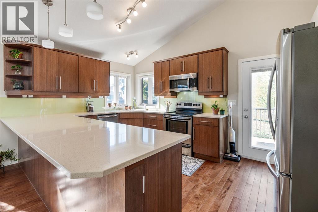 Single Family House 4 Level for Sale in  Sunridge Crescent W Sunridge Lethbridge 