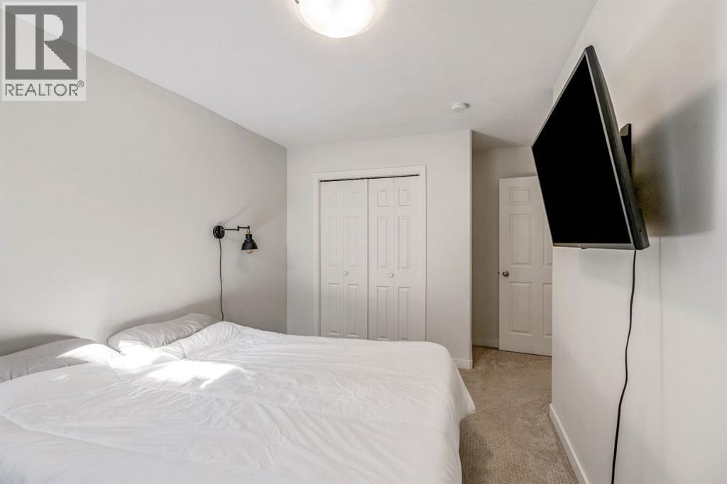 Single Family House 4 Level for Sale in  Sunridge Crescent W Sunridge Lethbridge 