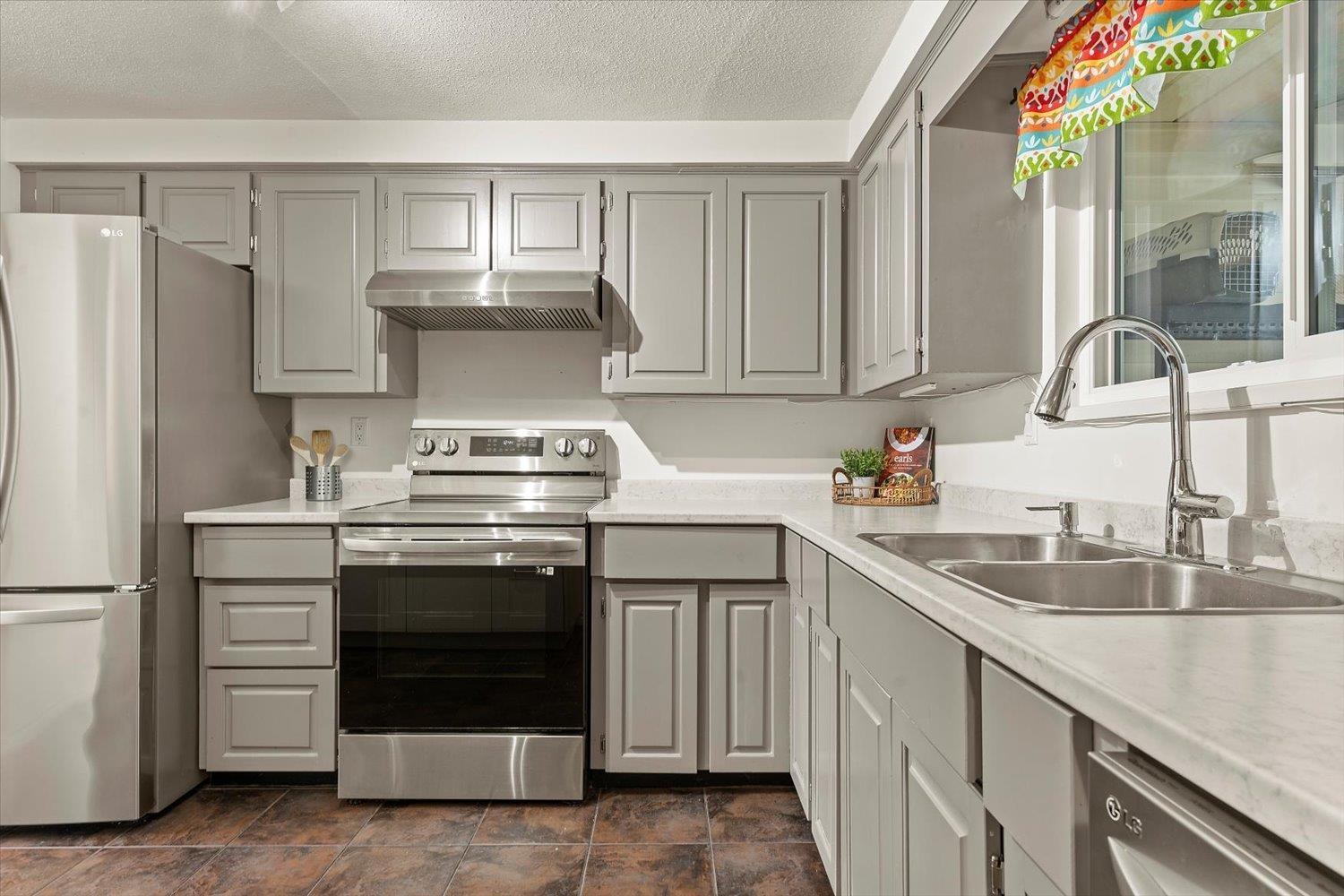 2 33951 MARSHALL ROAD, Abbotsford