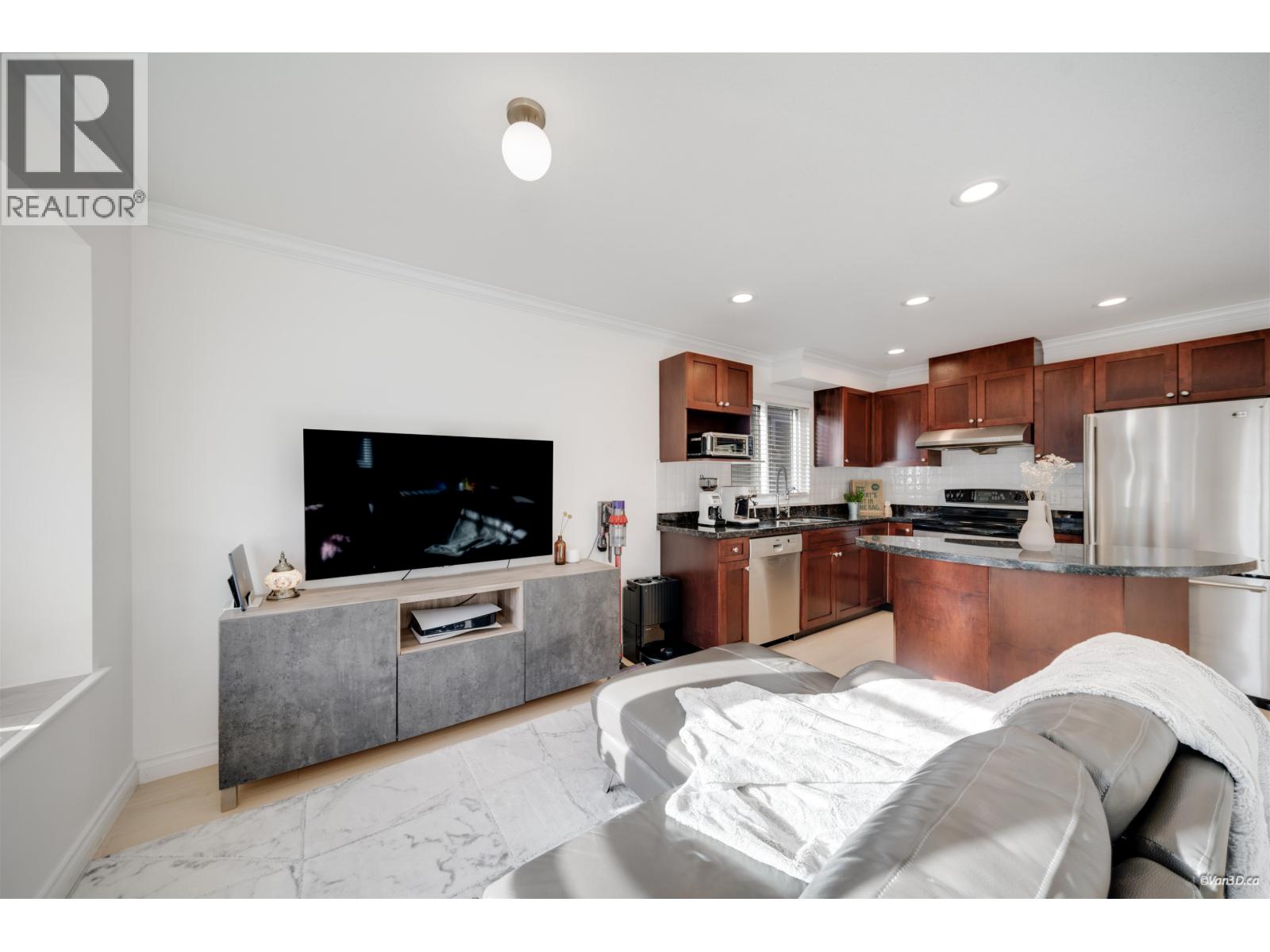 232 FOURTH AVENUE, New Westminster