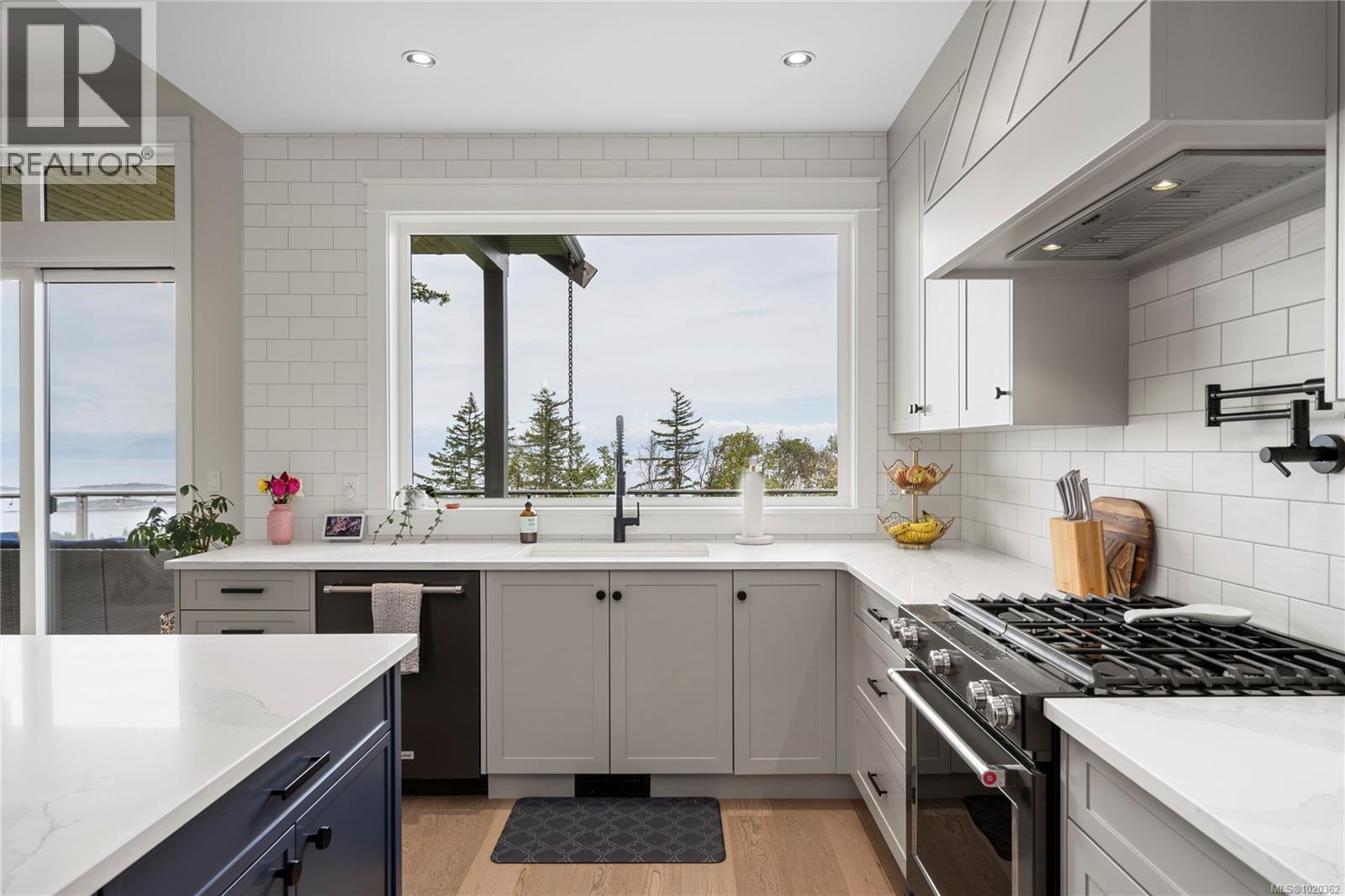 7490 Copley Ridge Dr, Lantzville