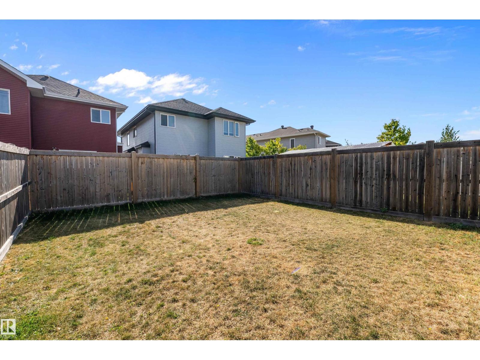 7043 174 AV NW, Edmonton