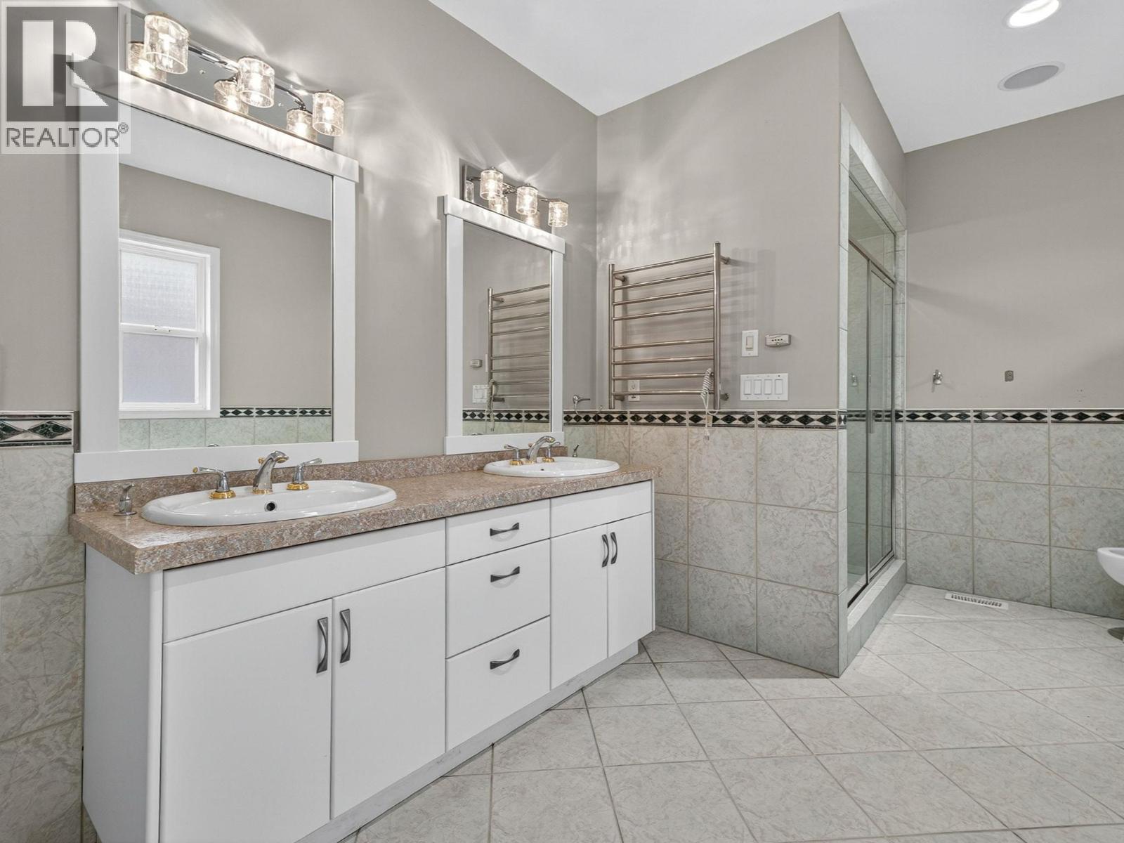 208 665 Cook Road, Kelowna