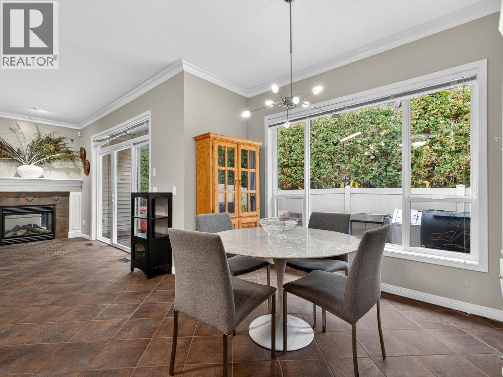 208 665 Cook Road, Kelowna