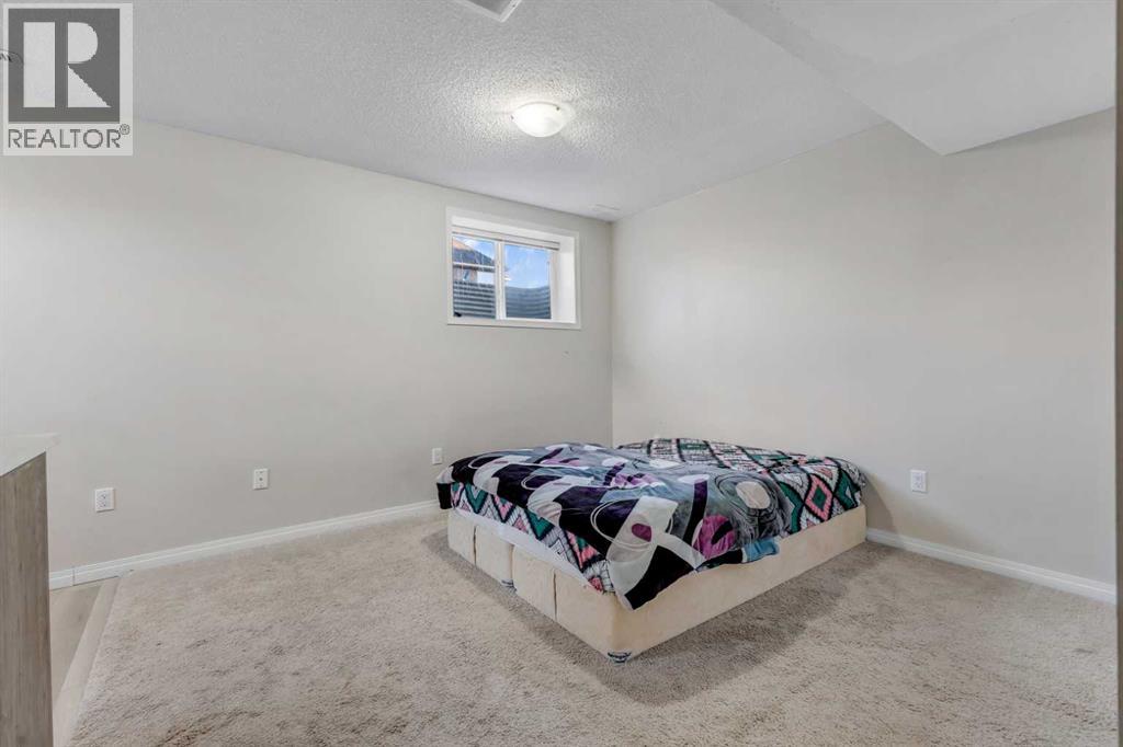 Single Family House for Sale in  Saddlebrook Drive NE Saddle Ridge Calgary 