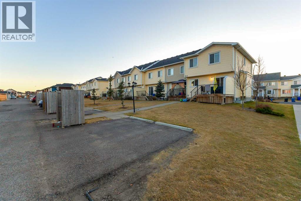 Single Family House for Sale in  Saddlebrook Drive NE Saddle Ridge Calgary 