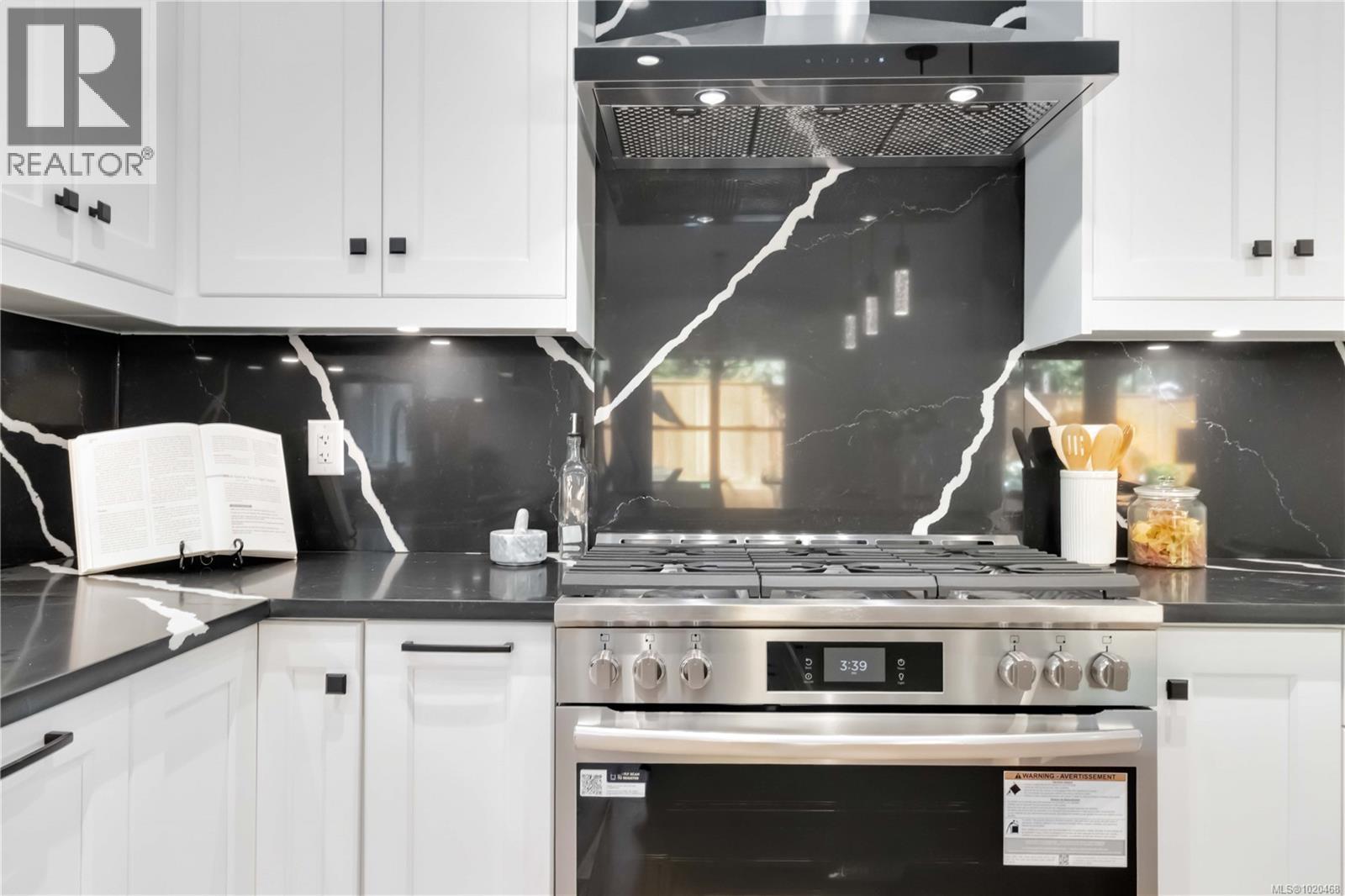 6987 Hagan Rd, Central Saanich