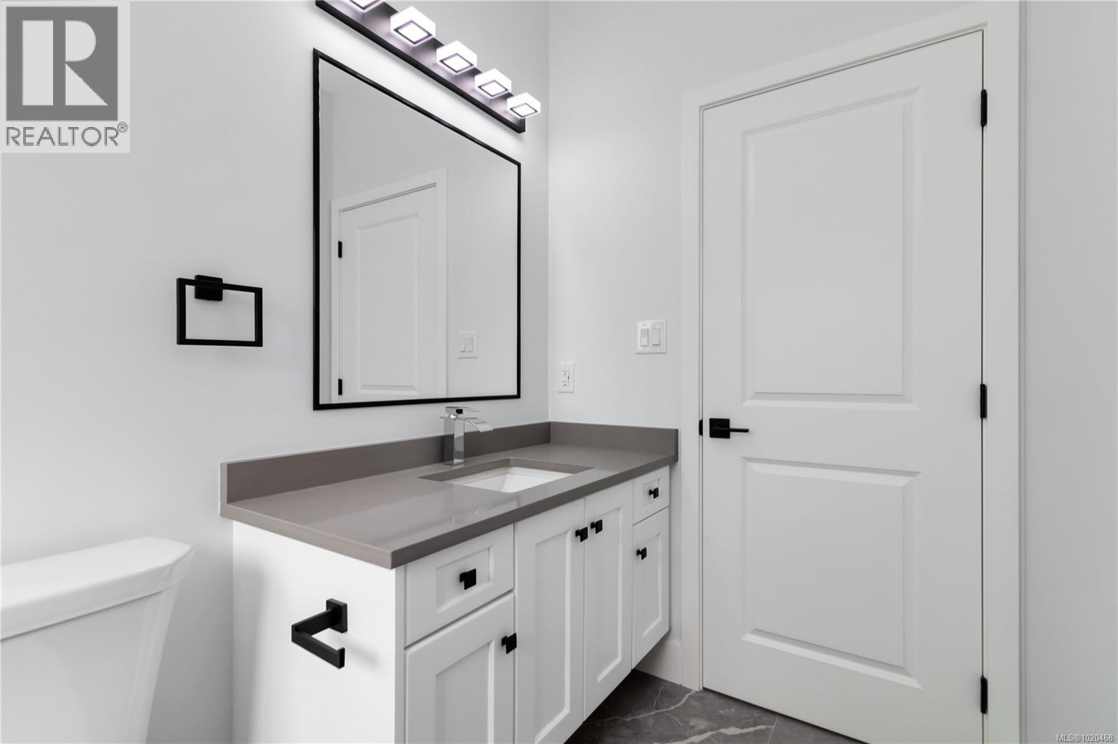 6987 Hagan Rd, Central Saanich