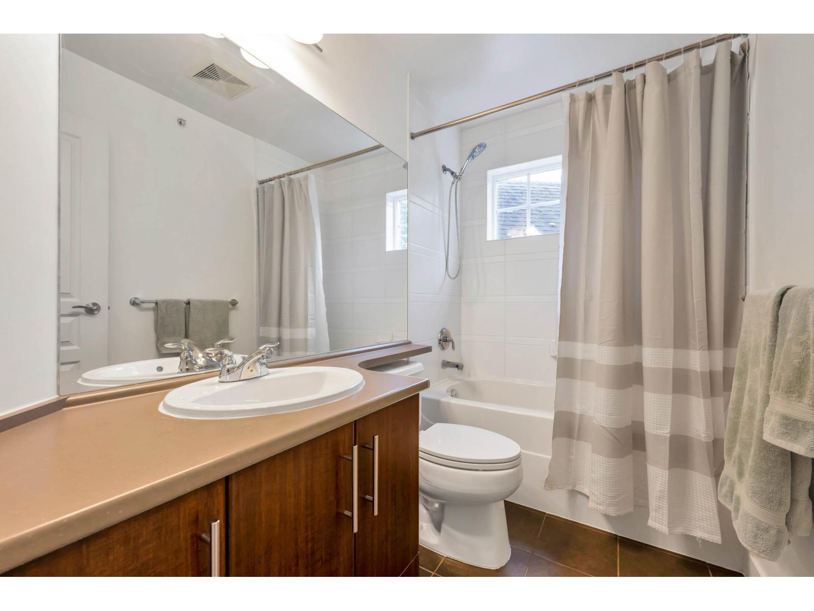 52 20038 70 AVENUE, Langley