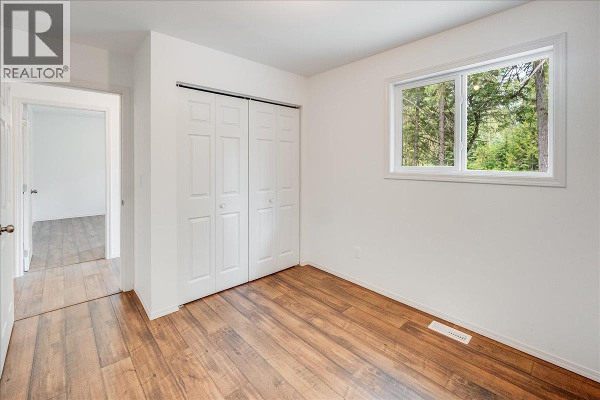 116 Liness Road, Salmo