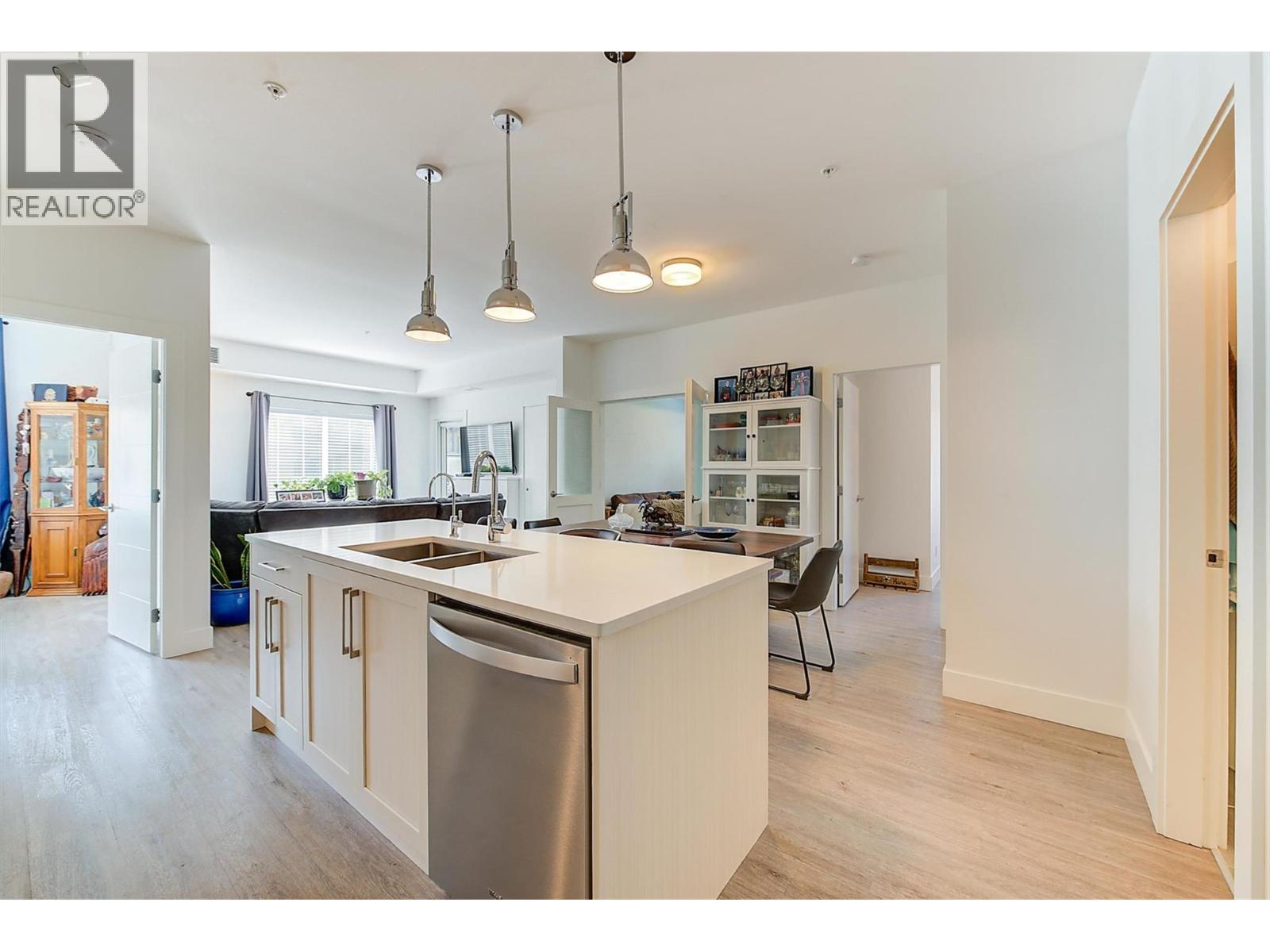 122 4380 Lakeshore Road, Kelowna