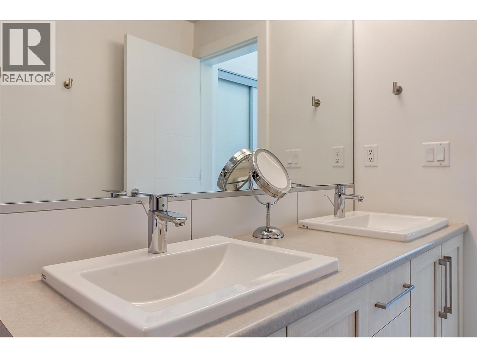 122 4380 Lakeshore Road, Kelowna