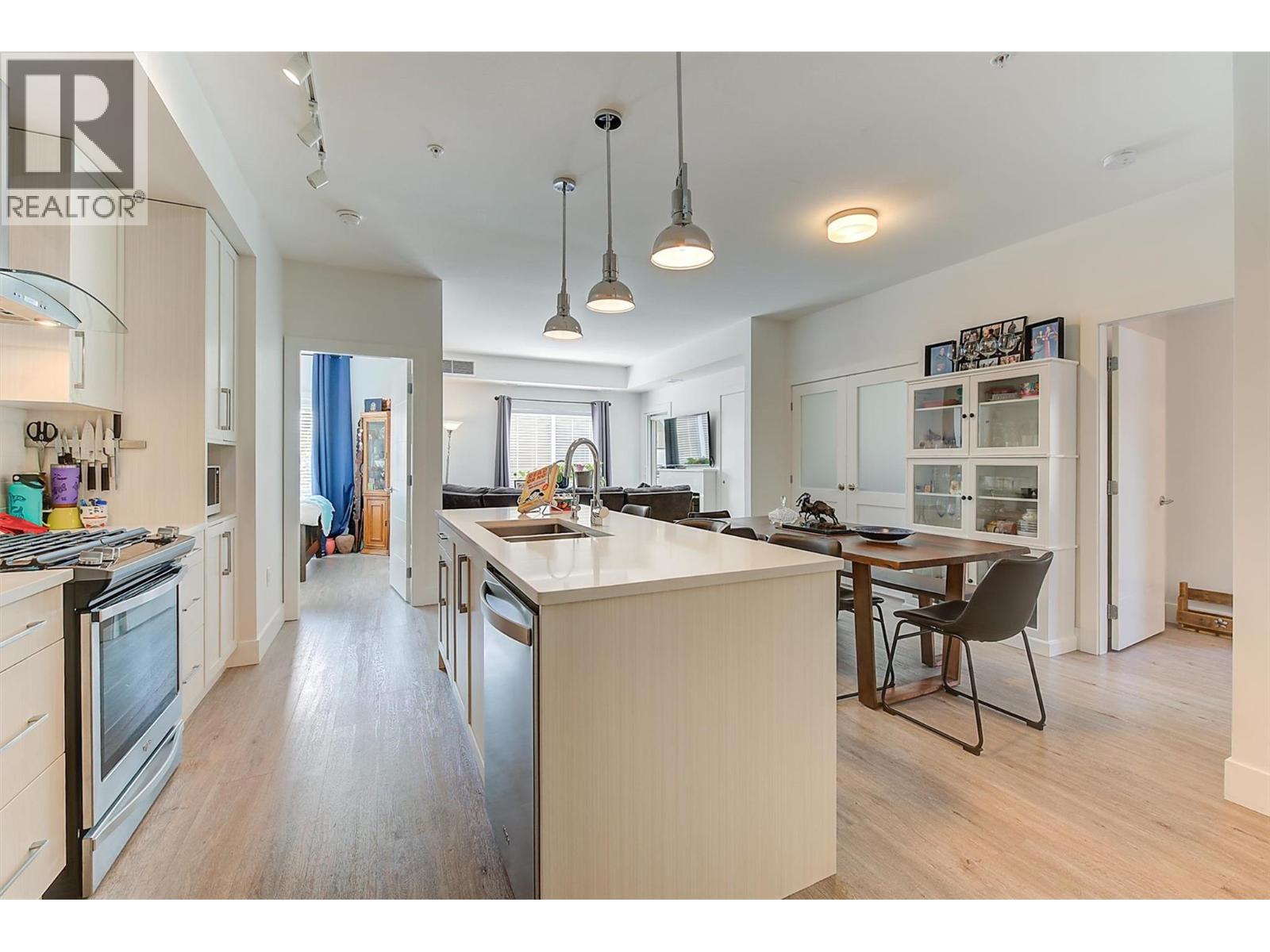 122 4380 Lakeshore Road, Kelowna