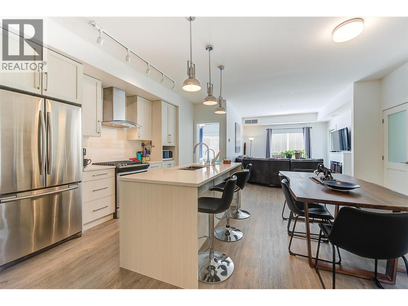 122 4380 Lakeshore Road, Kelowna