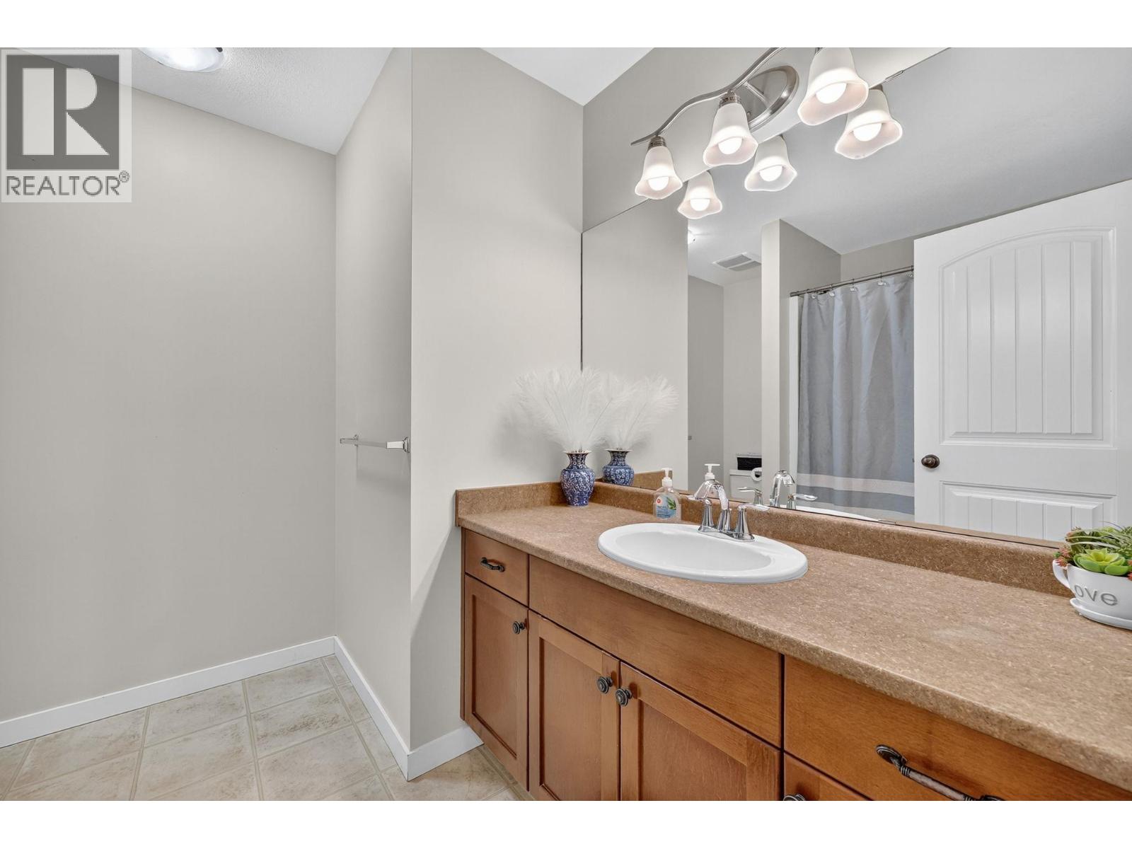 8 180 McCurdy Road, Kelowna