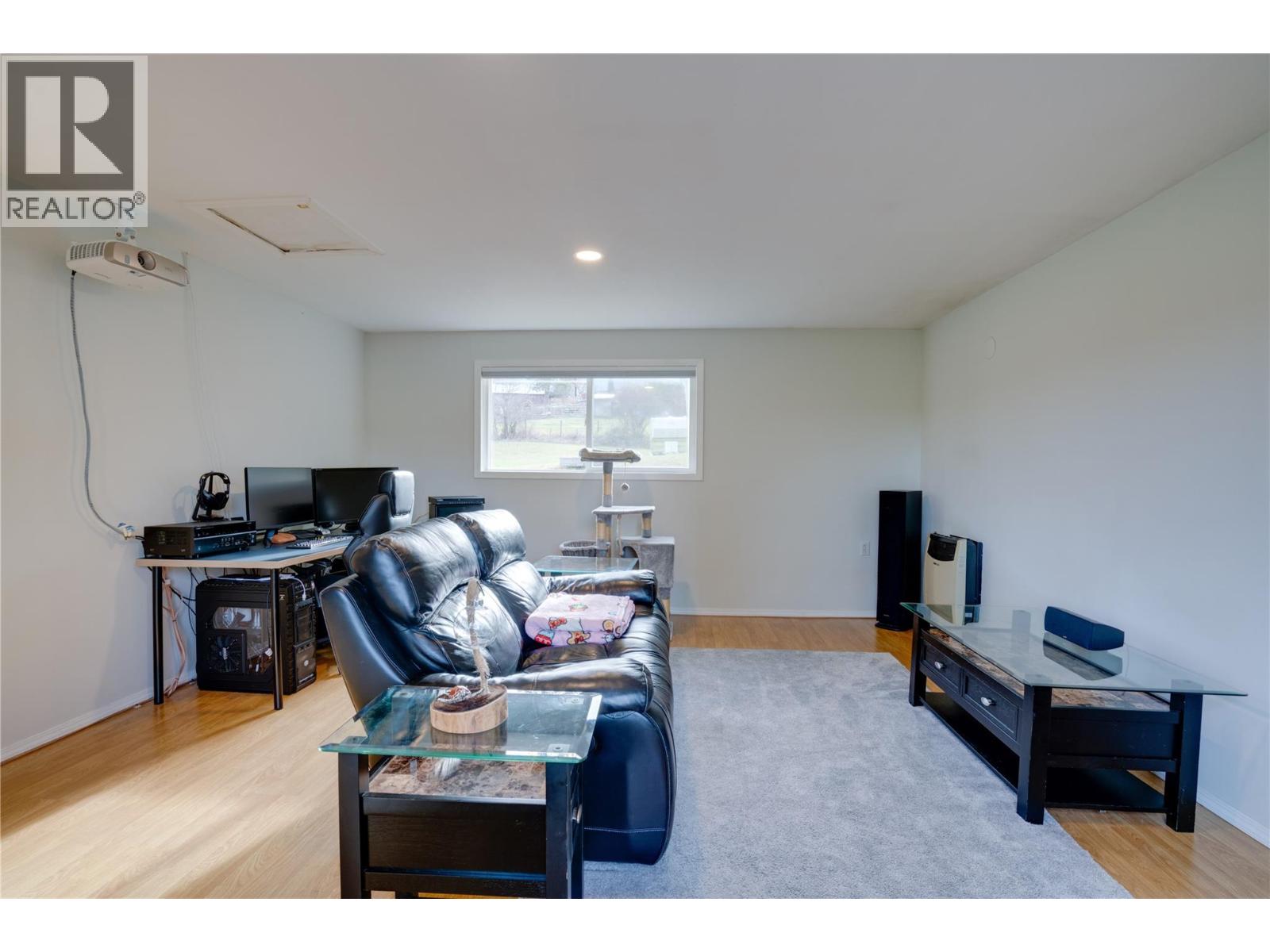  3851 97A Highway, Spallumcheen