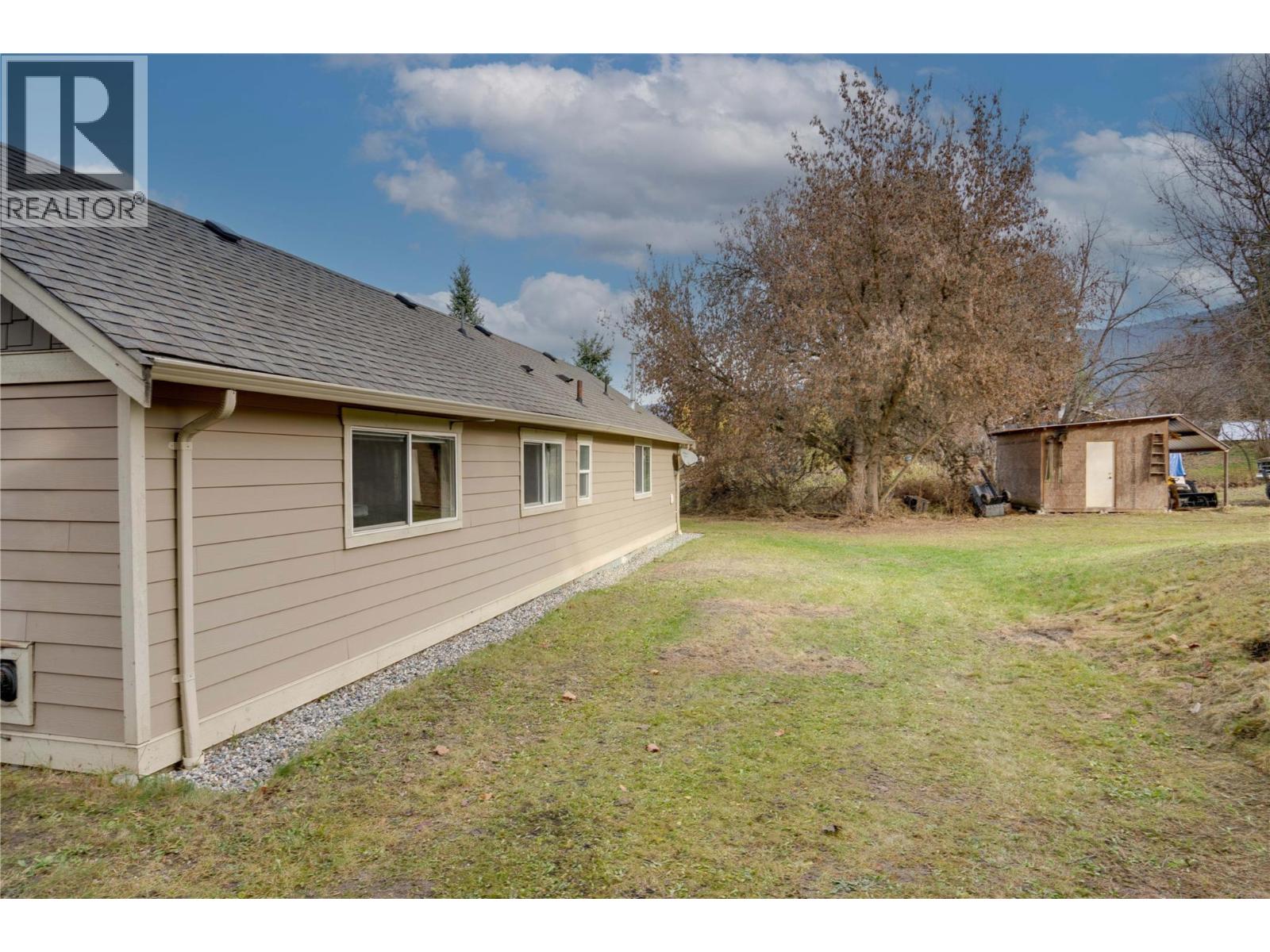  3851 97A Highway, Spallumcheen