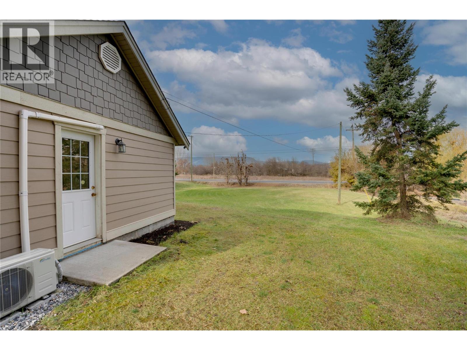  3851 97A Highway, Spallumcheen