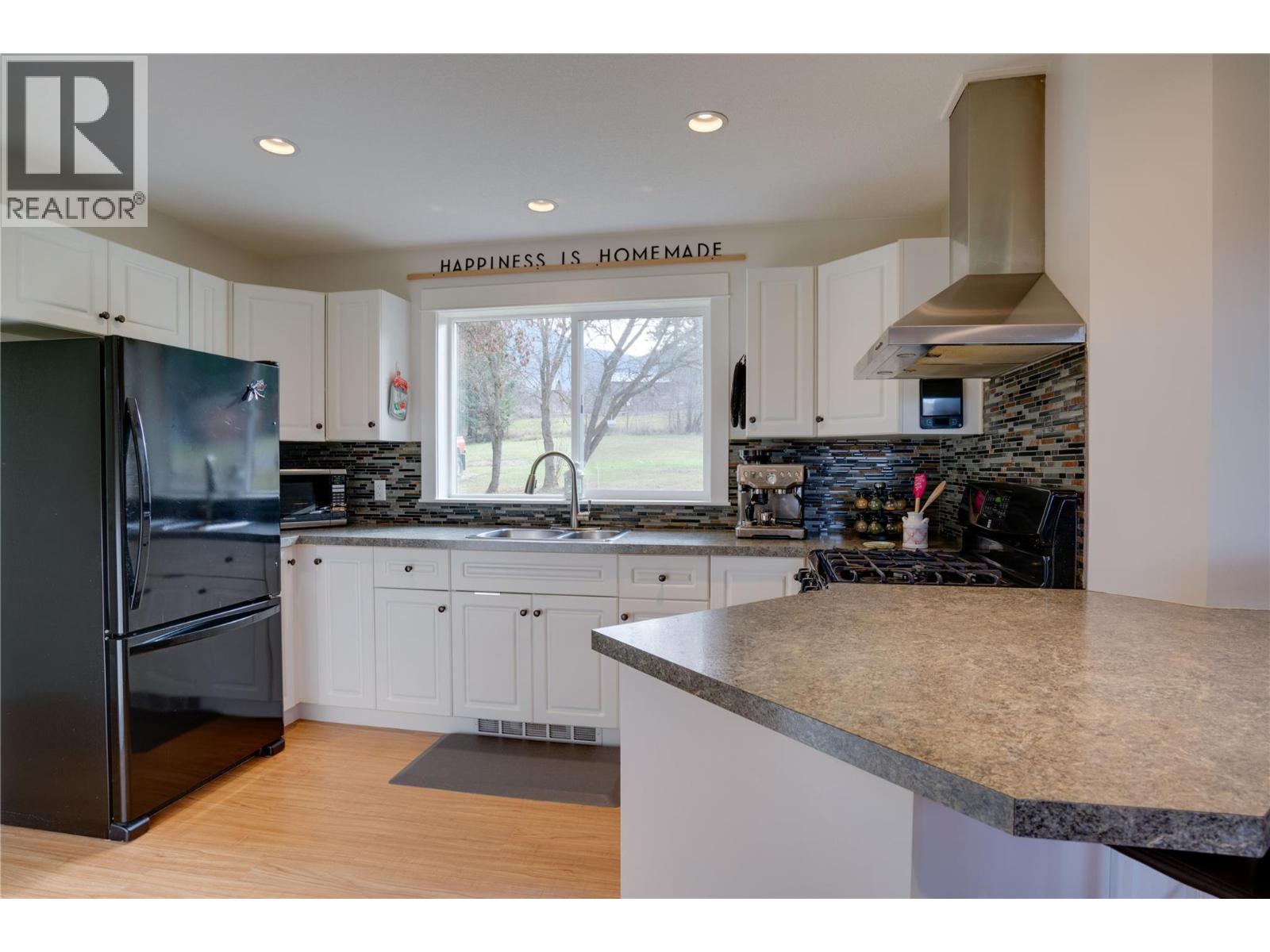  3851 97A Highway, Spallumcheen