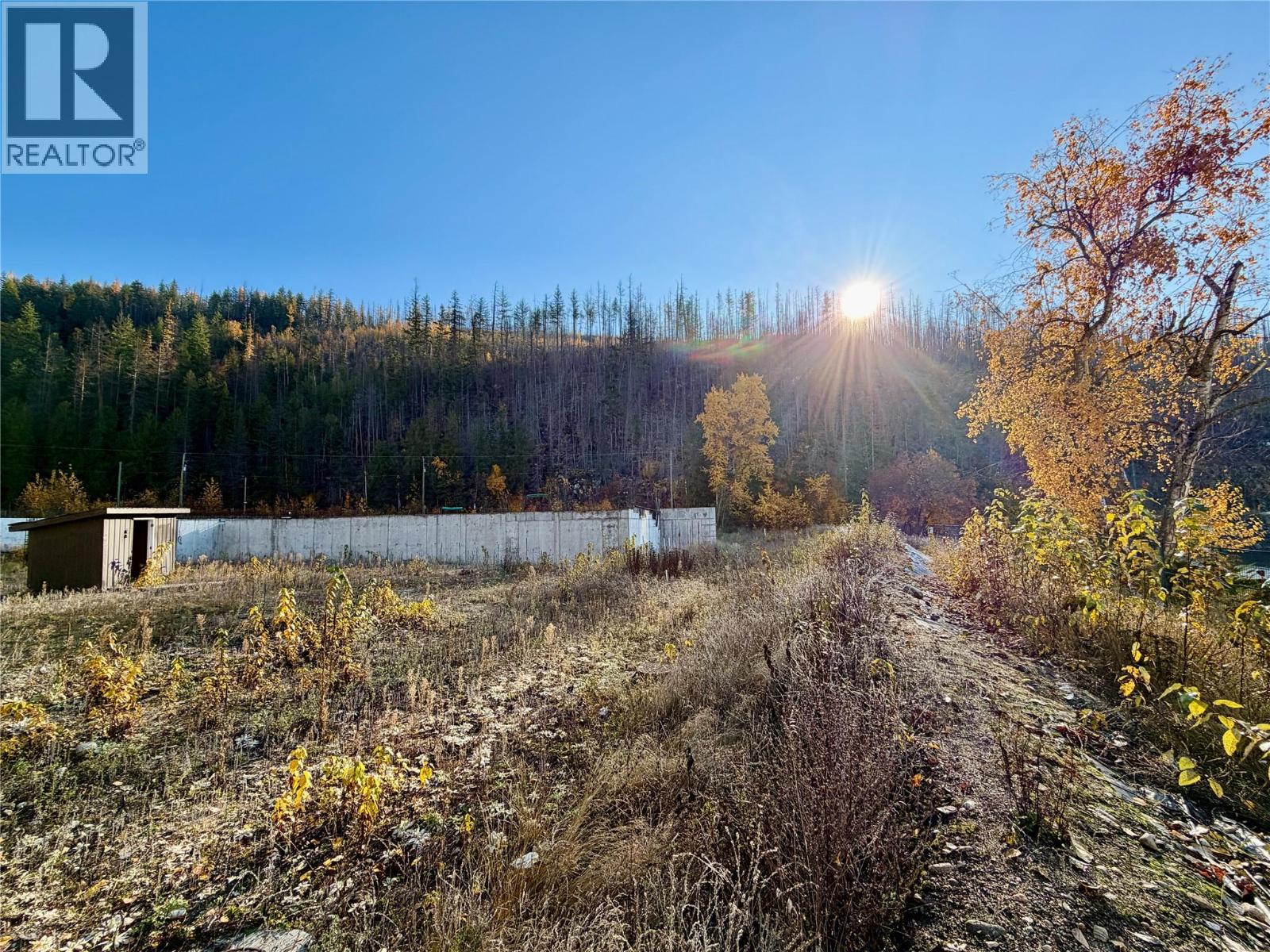  1 Sicamous Creek Frontage Road, Sicamous