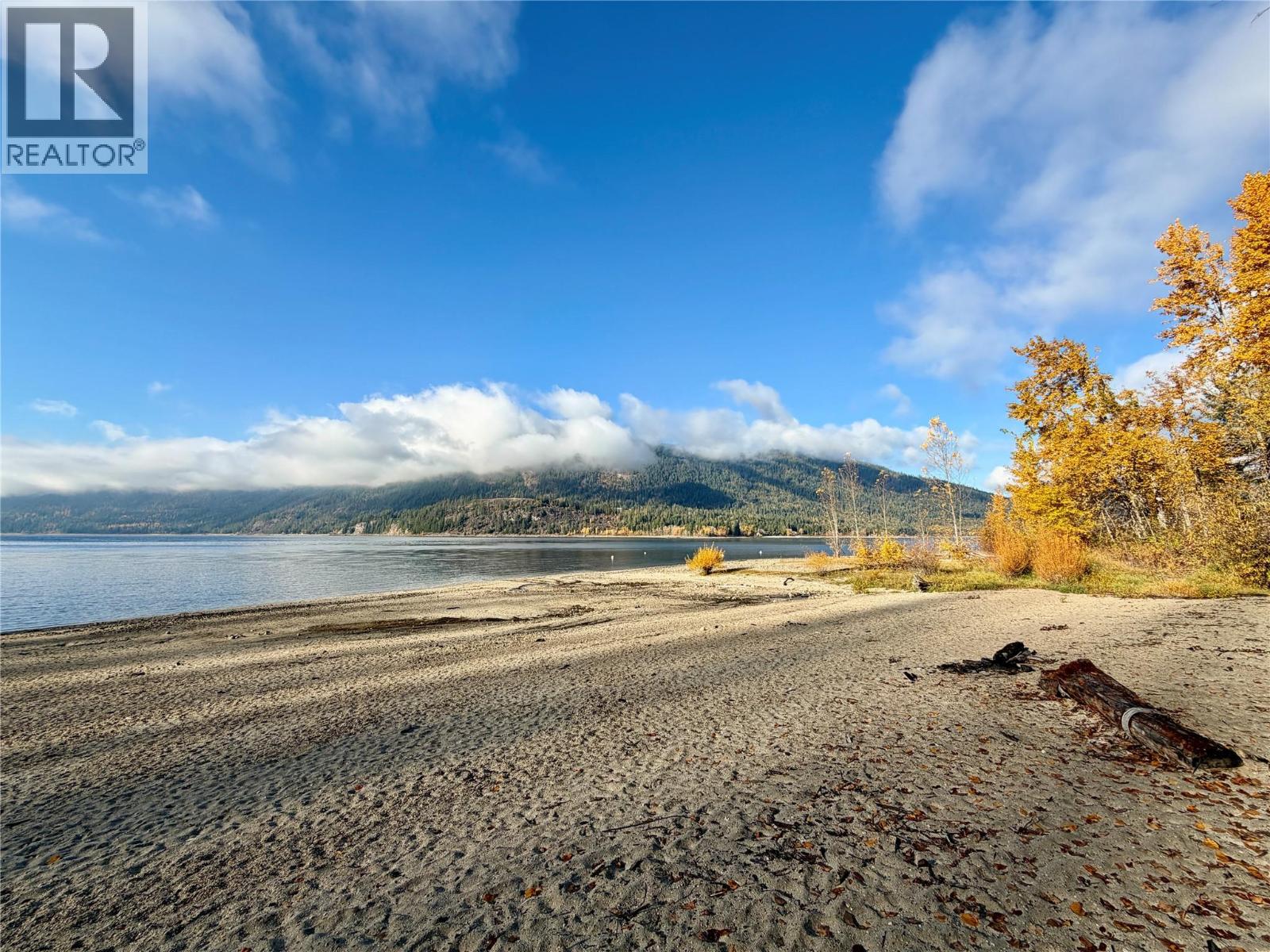  1 Sicamous Creek Frontage Road, Sicamous