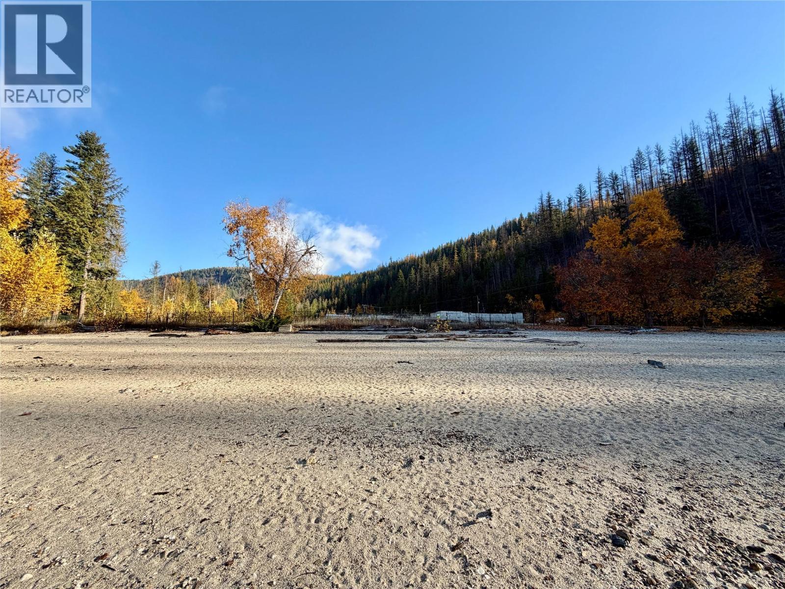  1 Sicamous Creek Frontage Road, Sicamous